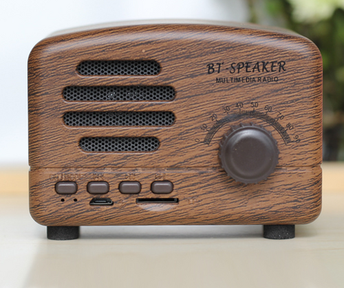 Retro timber wireless audio player