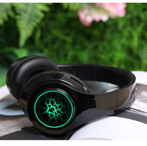 Wireless LED audio hat accessory