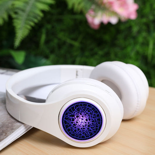 Wireless LED audio hat accessory